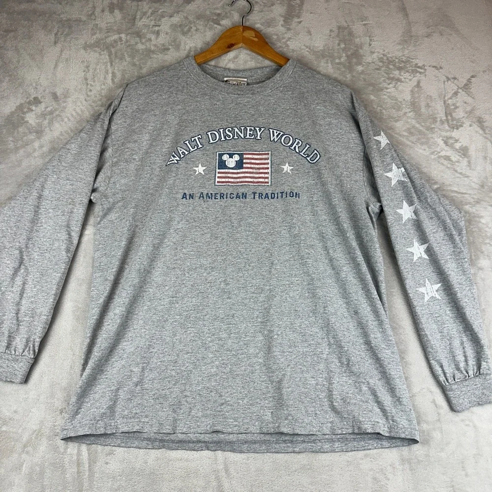 Vintage Men's Walt Disney World An American Tradition T-Shirt Grey‎ Size Large
